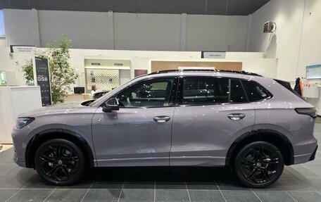 Volkswagen Tiguan, 2025 год, 5 249 000 рублей, 2 фотография