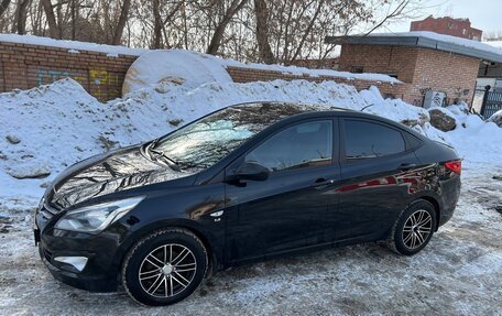 Hyundai Solaris II рестайлинг, 2015 год, 1 050 000 рублей, 1 фотография