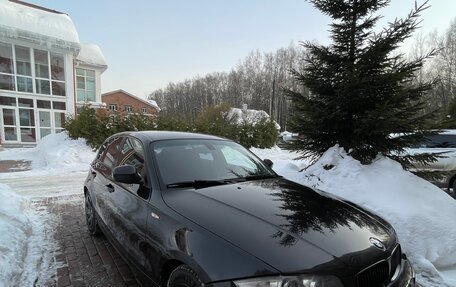 BMW 1 серия, 2011 год, 860 000 рублей, 2 фотография