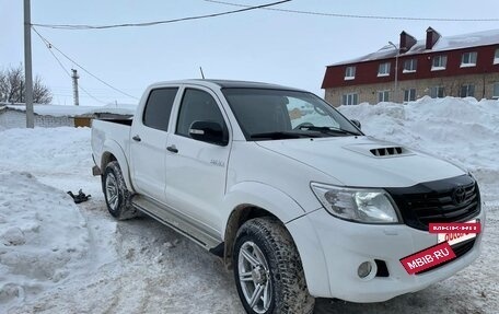 Toyota Hilux VII, 2013 год, 2 000 000 рублей, 2 фотография