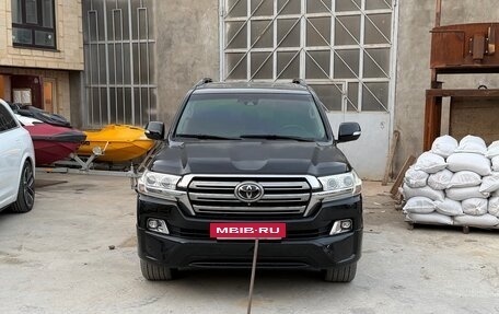 Toyota Land Cruiser 200, 2016 год, 4 490 000 рублей, 3 фотография