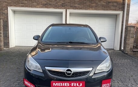 Opel Astra J, 2011 год, 740 000 рублей, 2 фотография