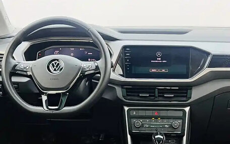 Volkswagen T-Cross I, 2021 год, 1 639 900 рублей, 13 фотография