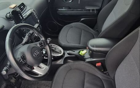 KIA Soul II рестайлинг, 2018 год, 1 990 000 рублей, 6 фотография