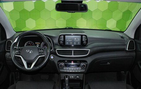 Hyundai Tucson III, 2018 год, 2 300 000 рублей, 13 фотография