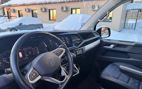 Volkswagen Multivan T6 рестайлинг, 2023 год, 7 950 000 рублей, 10 фотография