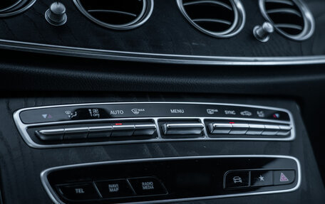 Mercedes-Benz E-Класс, 2020 год, 3 990 000 рублей, 24 фотография