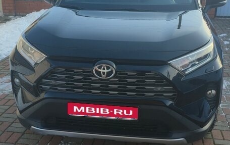 Toyota RAV4, 2021 год, 3 850 000 рублей, 1 фотография