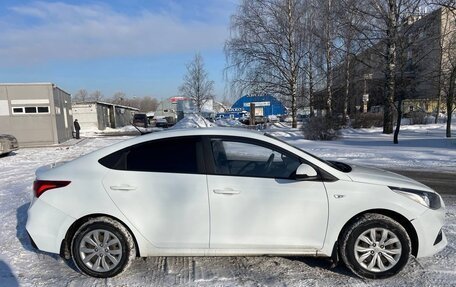 Hyundai Solaris II рестайлинг, 2018 год, 980 000 рублей, 3 фотография