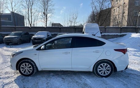 Hyundai Solaris II рестайлинг, 2018 год, 980 000 рублей, 2 фотография