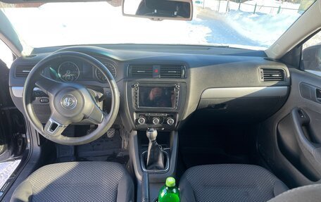 Volkswagen Jetta VI, 2011 год, 980 000 рублей, 7 фотография