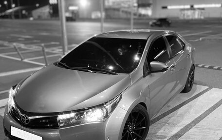 Toyota Corolla, 2013 год, 1 490 000 рублей, 2 фотография