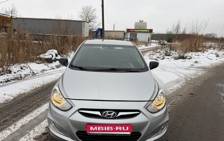 Hyundai Solaris II рестайлинг, 2011 год, 485 000 рублей, 2 фотография