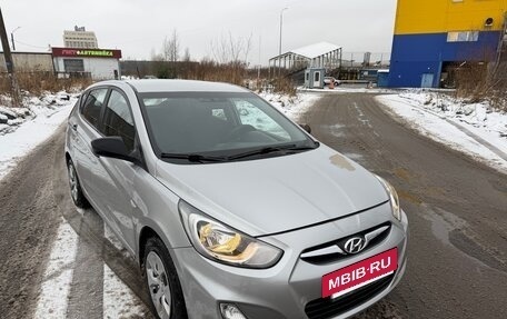 Hyundai Solaris II рестайлинг, 2011 год, 485 000 рублей, 3 фотография