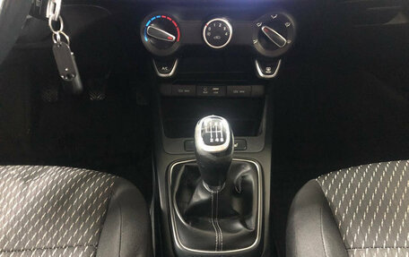 KIA Rio IV, 2017 год, 949 000 рублей, 16 фотография