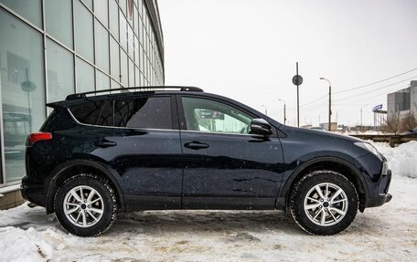 Toyota RAV4, 2017 год, 2 298 000 рублей, 6 фотография