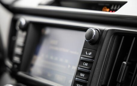 Toyota RAV4, 2017 год, 2 298 000 рублей, 23 фотография