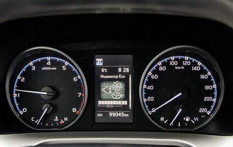 Toyota RAV4, 2017 год, 2 298 000 рублей, 32 фотография