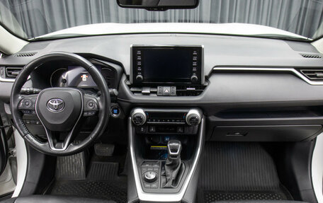 Toyota RAV4, 2019 год, 2 998 000 рублей, 14 фотография