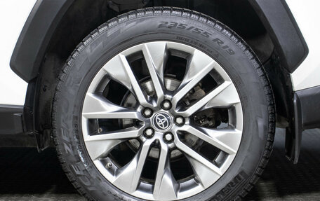 Toyota RAV4, 2019 год, 2 998 000 рублей, 22 фотография