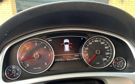 Volkswagen Touareg III, 2012 год, 1 850 000 рублей, 9 фотография