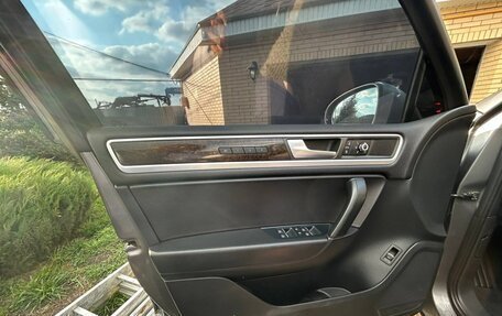 Volkswagen Touareg III, 2012 год, 1 850 000 рублей, 13 фотография