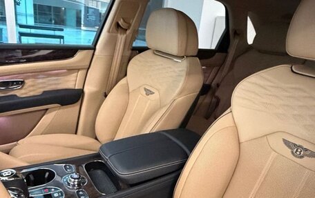 Bentley Bentayga I, 2025 год, 40 020 000 рублей, 5 фотография