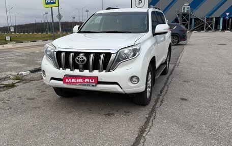 Toyota Land Cruiser Prado 150 рестайлинг 2, 2013 год, 2 950 000 рублей, 3 фотография