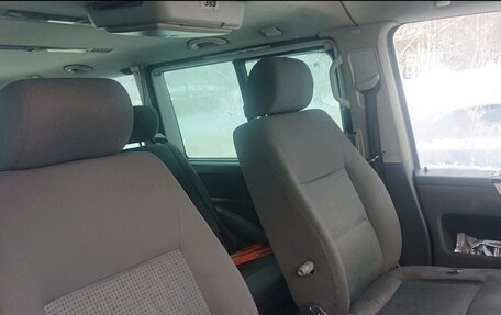 Volkswagen Multivan T5, 2003 год, 800 000 рублей, 9 фотография