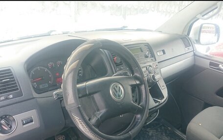 Volkswagen Multivan T5, 2003 год, 800 000 рублей, 8 фотография