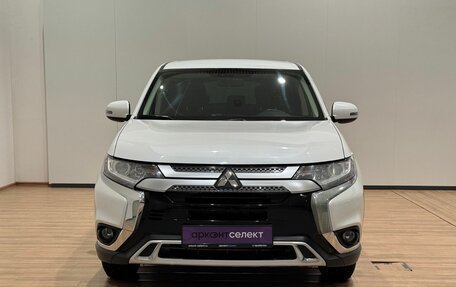 Mitsubishi Outlander III рестайлинг 3, 2019 год, 2 120 000 рублей, 2 фотография