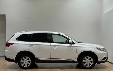 Mitsubishi Outlander III рестайлинг 3, 2019 год, 2 120 000 рублей, 4 фотография