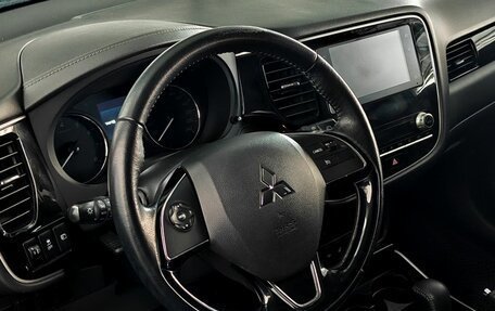 Mitsubishi Outlander III рестайлинг 3, 2021 год, 2 535 000 рублей, 12 фотография