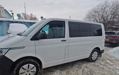 Volkswagen Caravelle T6 рестайлинг, 2021 год, 4 300 000 рублей, 4 фотография