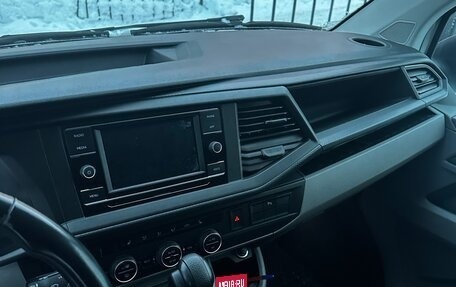 Volkswagen Caravelle T6 рестайлинг, 2021 год, 4 300 000 рублей, 7 фотография