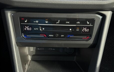 Volkswagen Tiguan II, 2021 год, 4 200 000 рублей, 21 фотография