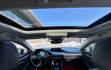 Mazda 3, 2022 год, 1 800 000 рублей, 9 фотография