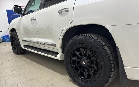 Toyota Land Cruiser 200, 2016 год, 6 200 000 рублей, 21 фотография