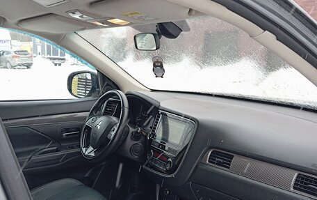 Mitsubishi Outlander III рестайлинг 3, 2019 год, 1 450 000 рублей, 5 фотография