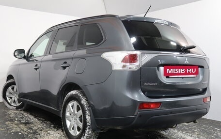 Mitsubishi Outlander III рестайлинг 3, 2013 год, 1 699 000 рублей, 6 фотография