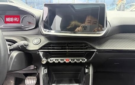 Peugeot 2008 II, 2023 год, 2 055 000 рублей, 10 фотография