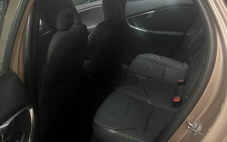 Volvo V40 II рестайлинг, 2015 год, 1 500 000 рублей, 9 фотография