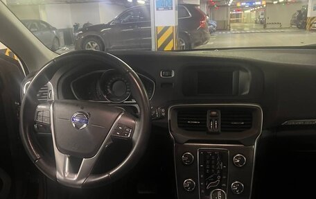 Volvo V40 II рестайлинг, 2015 год, 1 500 000 рублей, 10 фотография