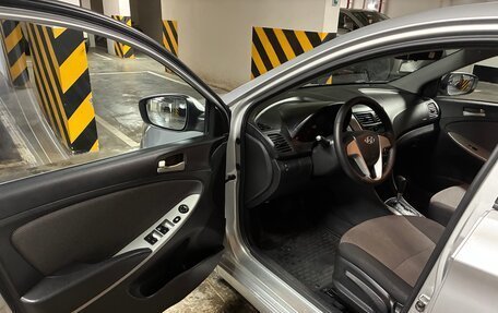 Hyundai Solaris II рестайлинг, 2011 год, 910 000 рублей, 10 фотография