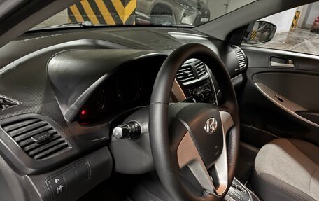 Hyundai Solaris II рестайлинг, 2011 год, 910 000 рублей, 11 фотография