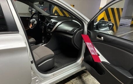 Hyundai Solaris II рестайлинг, 2011 год, 910 000 рублей, 16 фотография