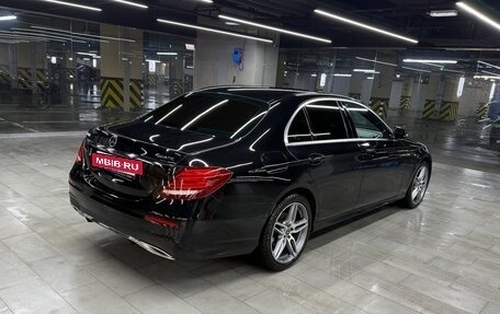 Mercedes-Benz E-Класс, 2018 год, 2 900 000 рублей, 5 фотография