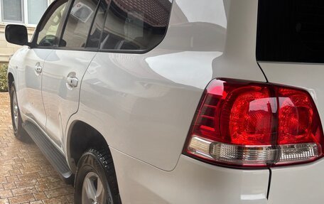 Toyota Land Cruiser 200, 2010 год, 3 150 000 рублей, 10 фотография