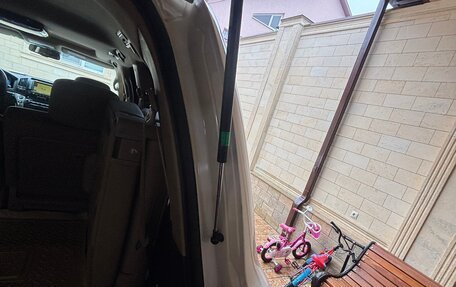 Toyota Land Cruiser 200, 2010 год, 3 150 000 рублей, 19 фотография