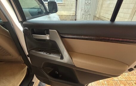 Toyota Land Cruiser 200, 2010 год, 3 150 000 рублей, 37 фотография